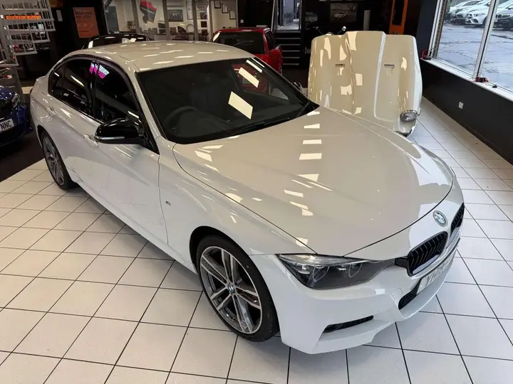 BMW 3 Series 2018 photo 4