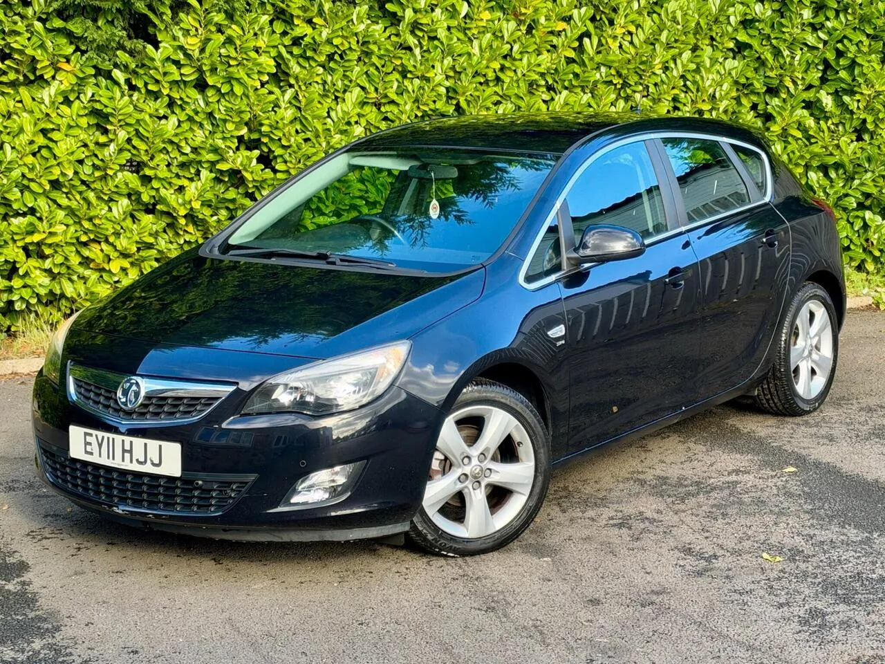 Vauxhall Astra 2011 photo 3