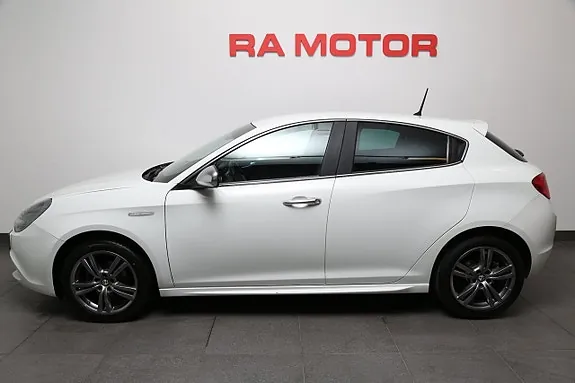 Alfa Romeo Giulietta 2016 photo 3