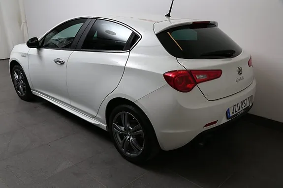 Alfa Romeo Giulietta 2016 photo 4
