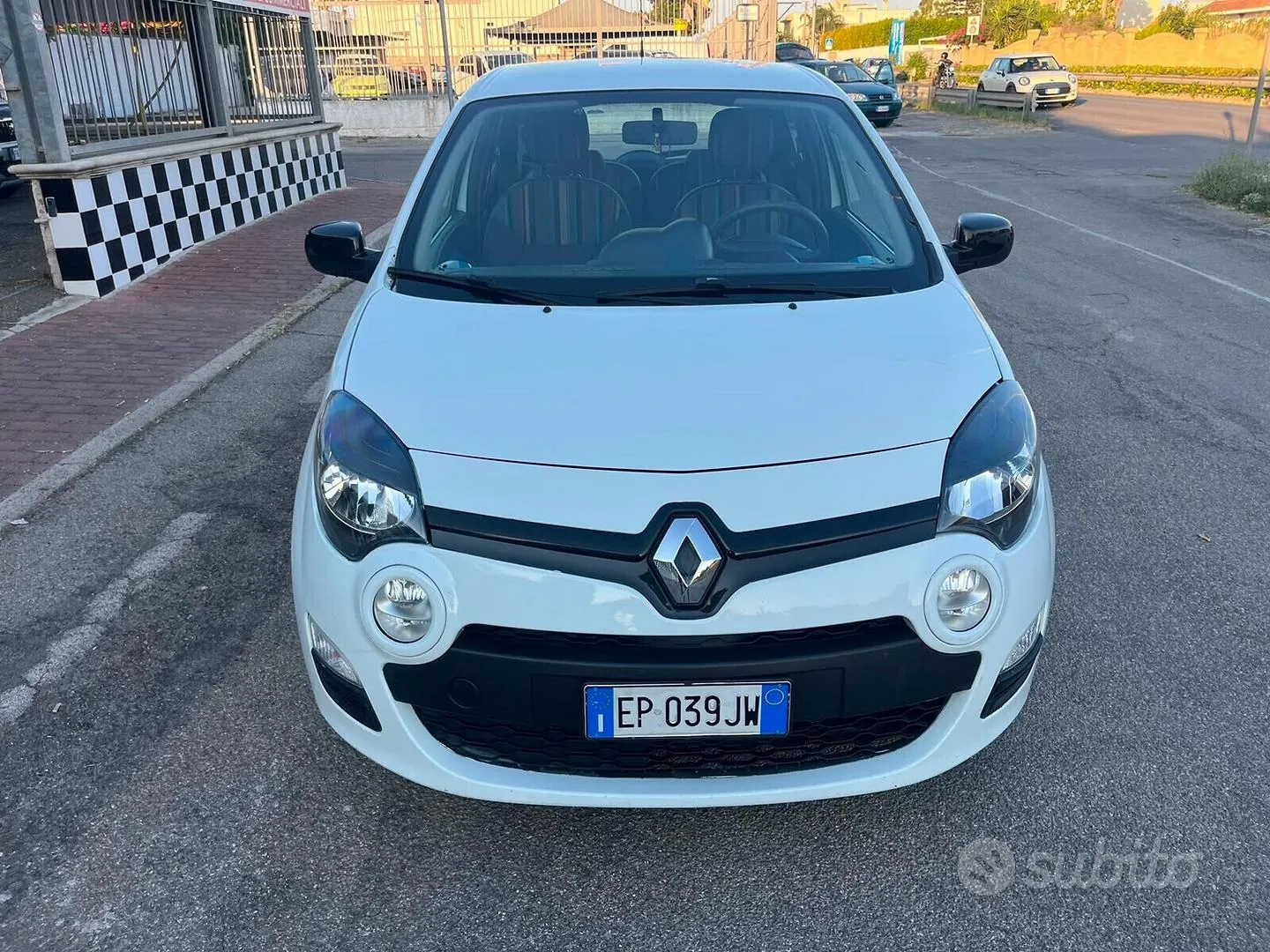 Renault Twingo 2012 photo 2
