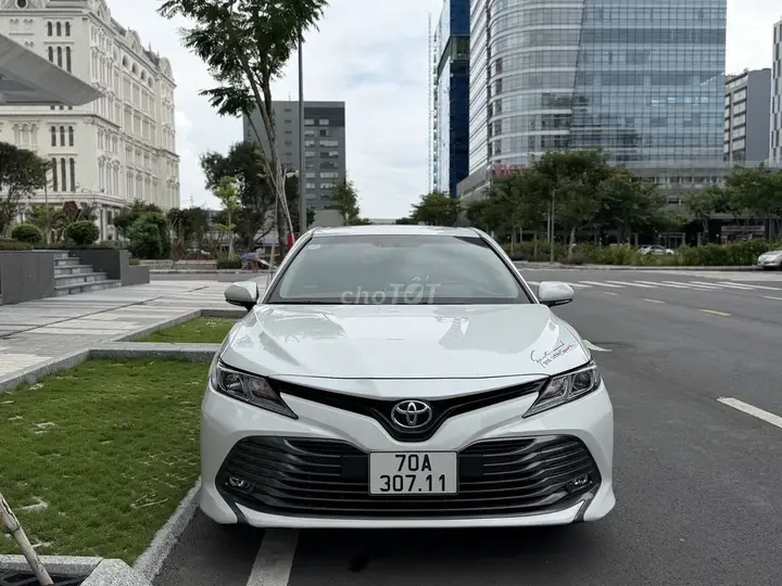 Toyota Camry 2021 photo 2
