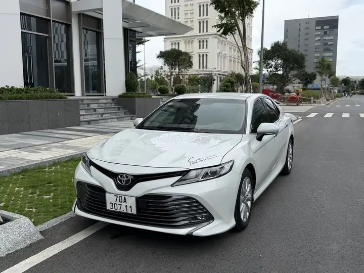 Toyota Camry 2021 photo 3