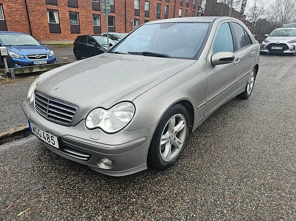 Mercedes-Benz C230