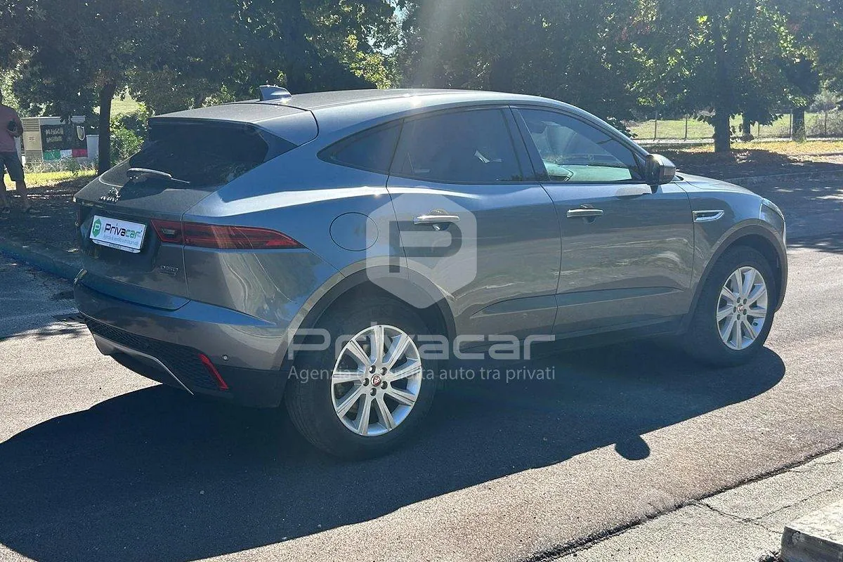 Jaguar E-Pace 2018 photo 5
