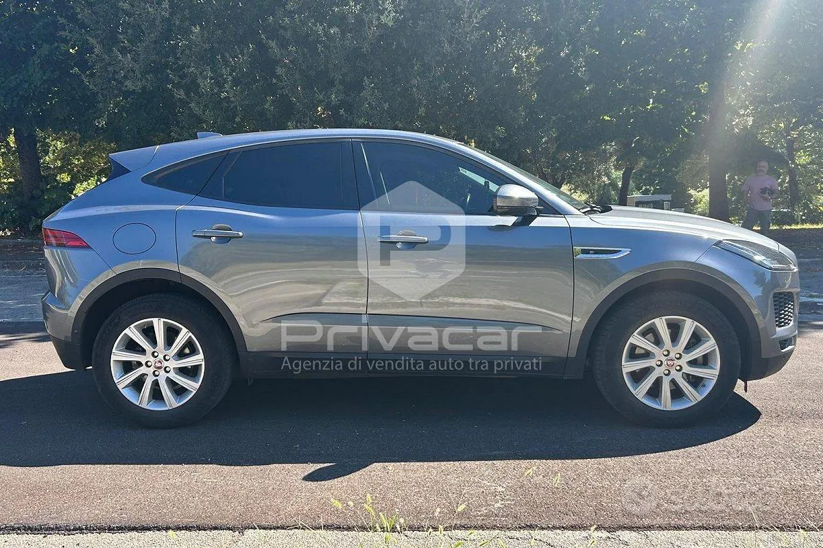 Jaguar E-Pace 2018 photo 4