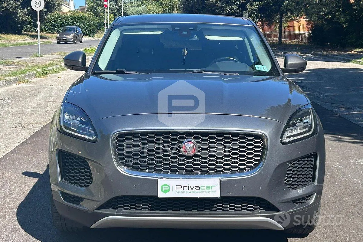 Jaguar E-Pace 2018 photo 2