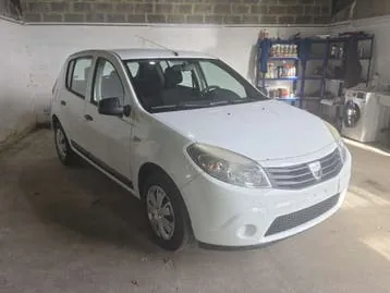 Dacia Sandero 2009 photo 2