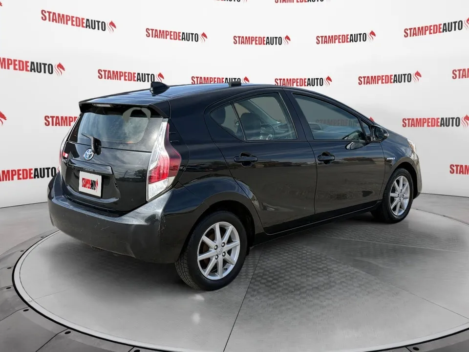 Toyota Prius C 2015 photo 5