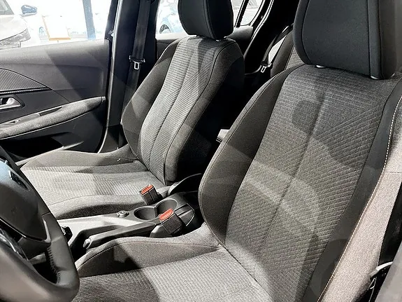 Peugeot 208 2025 photo 4