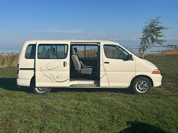 Toyota Hiace 2005 photo 3