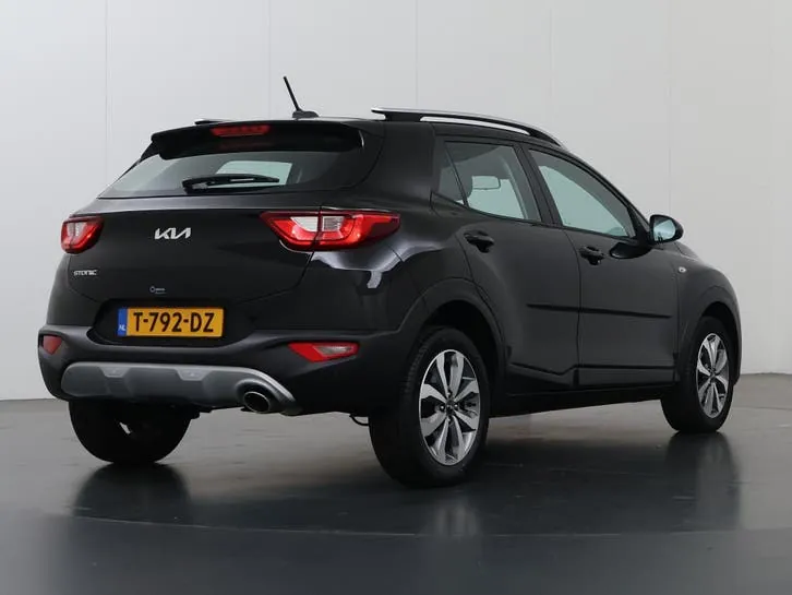 Kia Stonic 2023 photo 2