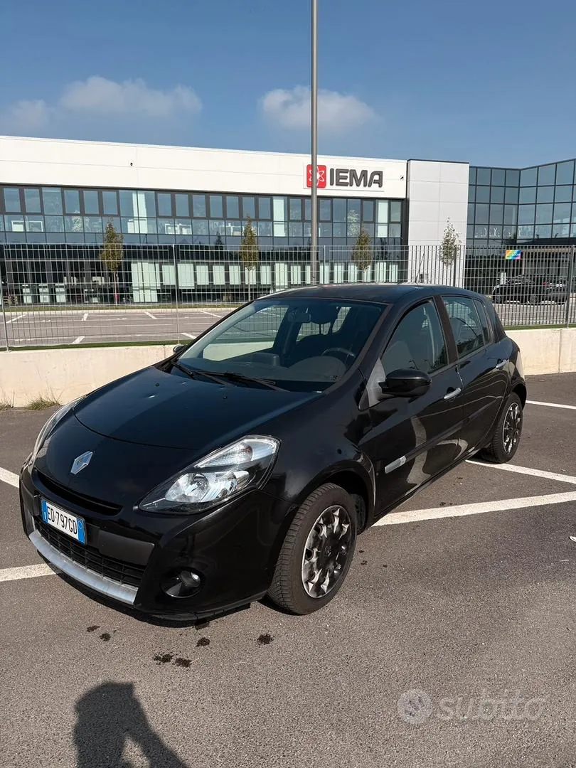 Renault Clio 2010 photo 3