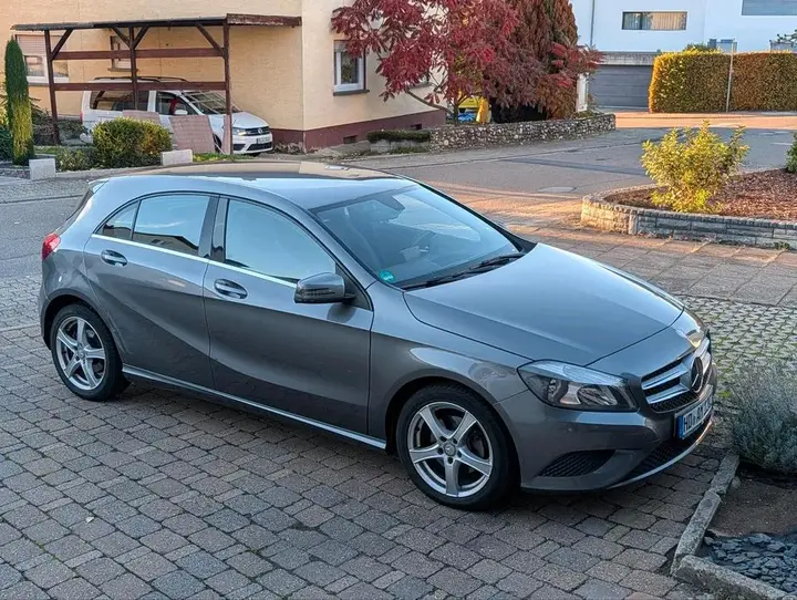 Mercedes-Benz A 180