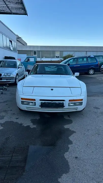 Porsche 944 S2