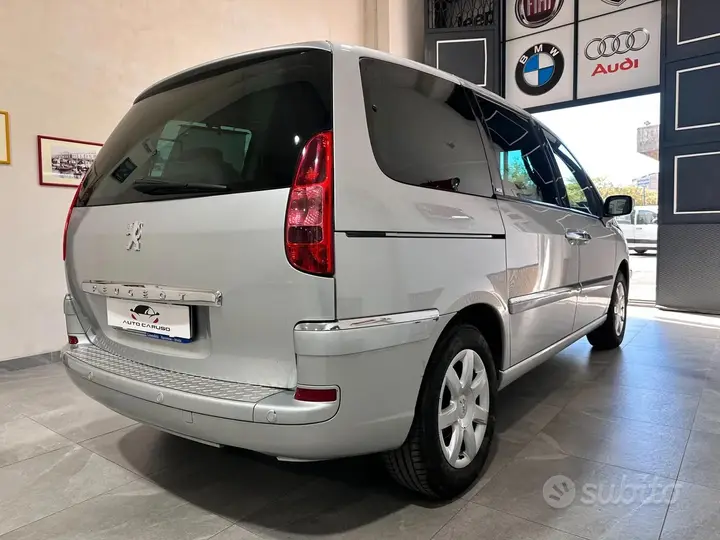 Peugeot 807 2008 photo 3