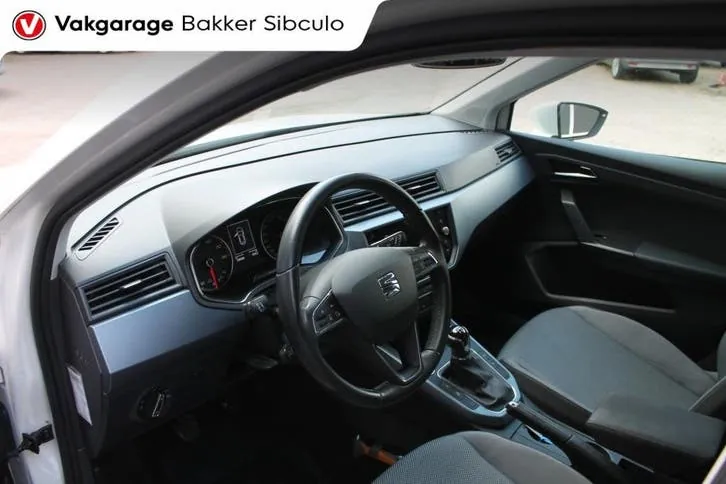 Seat Arona 2019 photo 2