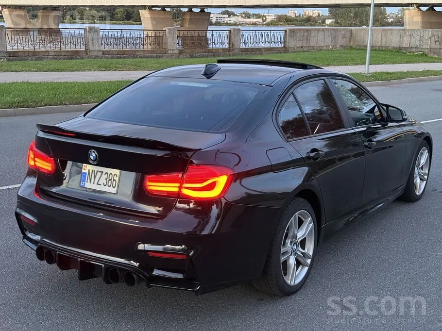 BMW 328I