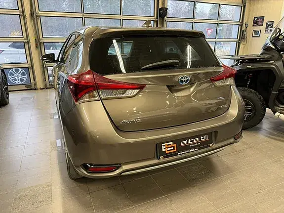 Toyota Auris 2017 photo 3