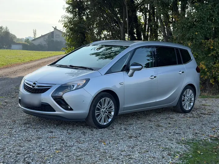 Opel Zafira Tourer 2012 photo 2