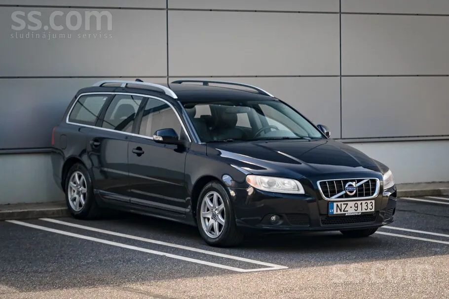 Volvo V70 2010 photo 3