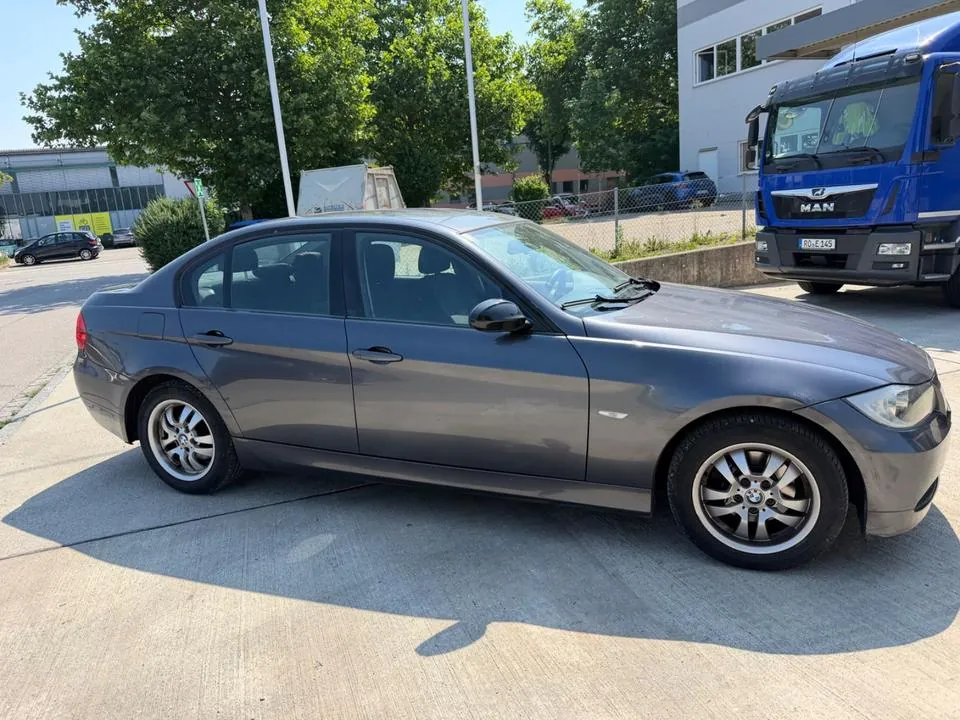 BMW 318I