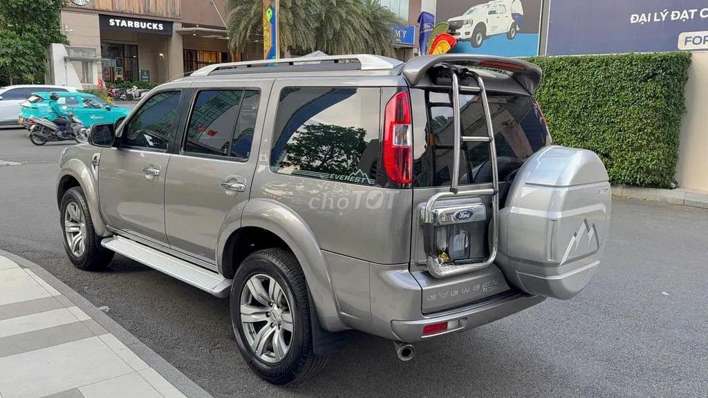 Ford Everest 2011 photo 4