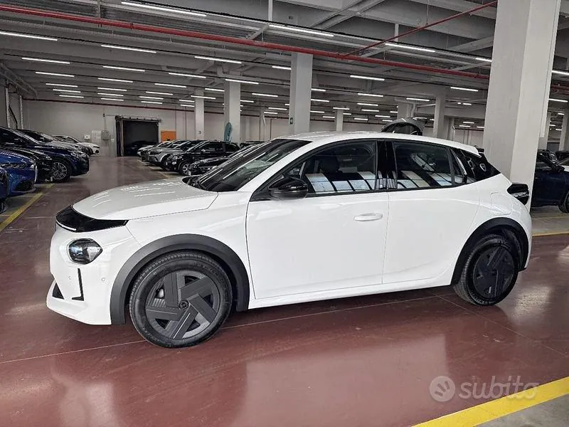 Lancia Ypsilon 2024 photo 2