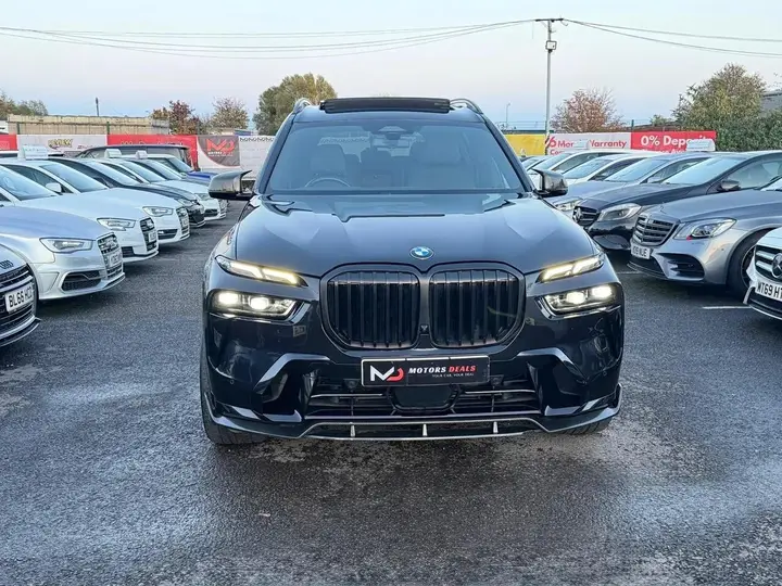 BMW X7 2022 photo 2