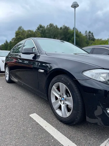 BMW 523I 2011 photo 2