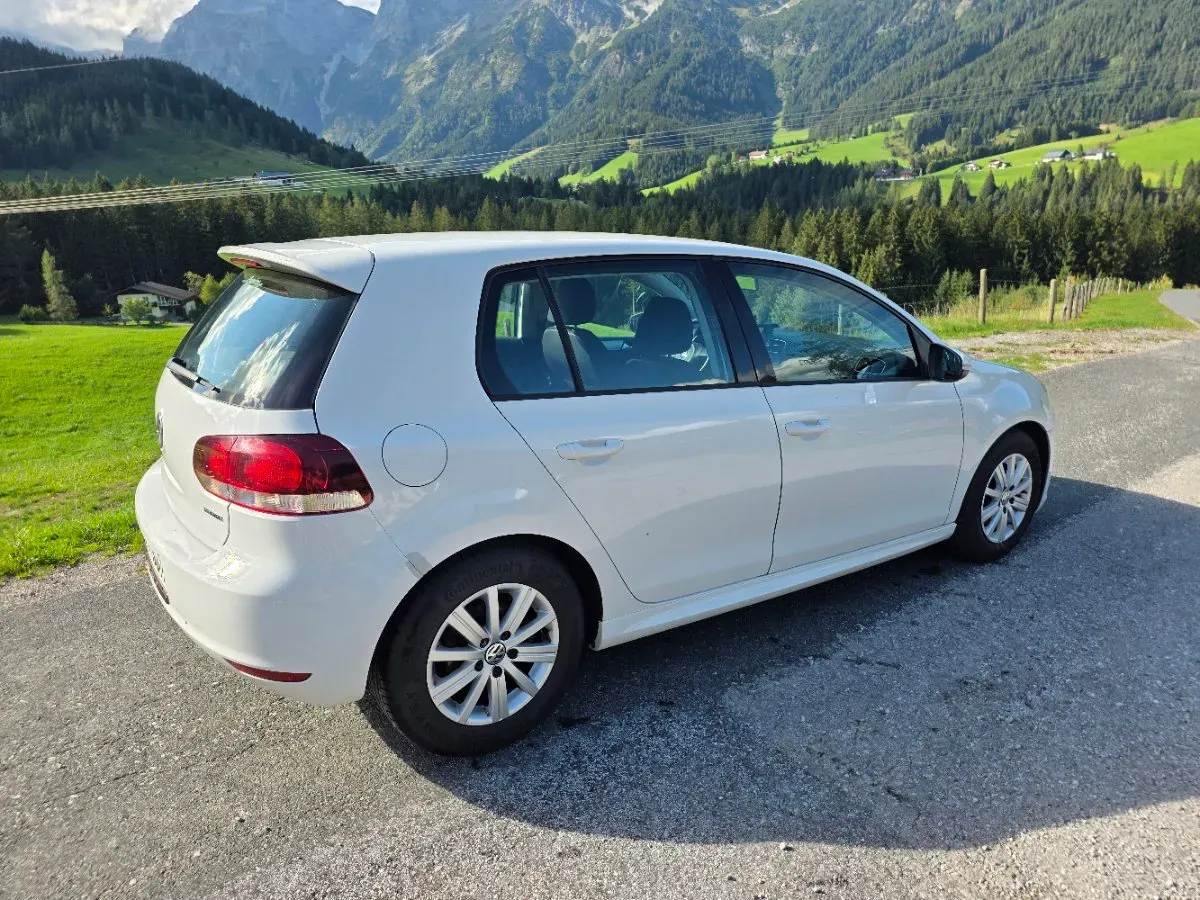 Volkswagen Golf 2010 photo 3