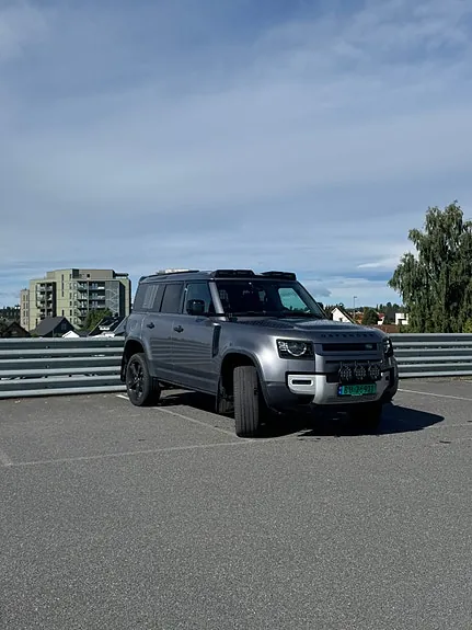 Land Rover Defender 110