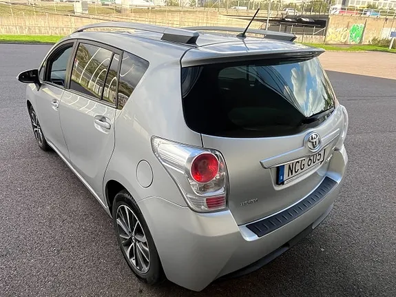 Toyota Verso 2016 photo 4
