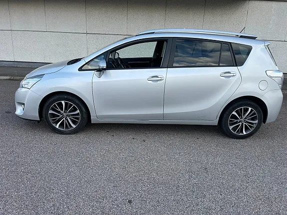 Toyota Verso 2016 photo 3