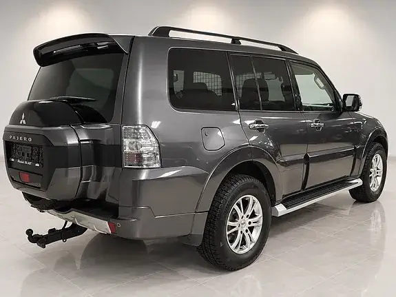 Mitsubishi Pajero 2015 photo 3