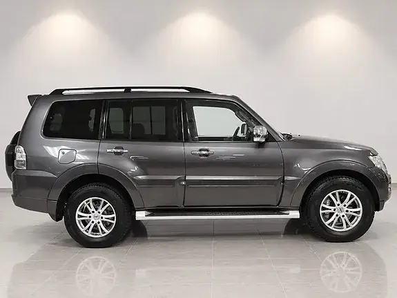 Mitsubishi Pajero 2015 photo 2