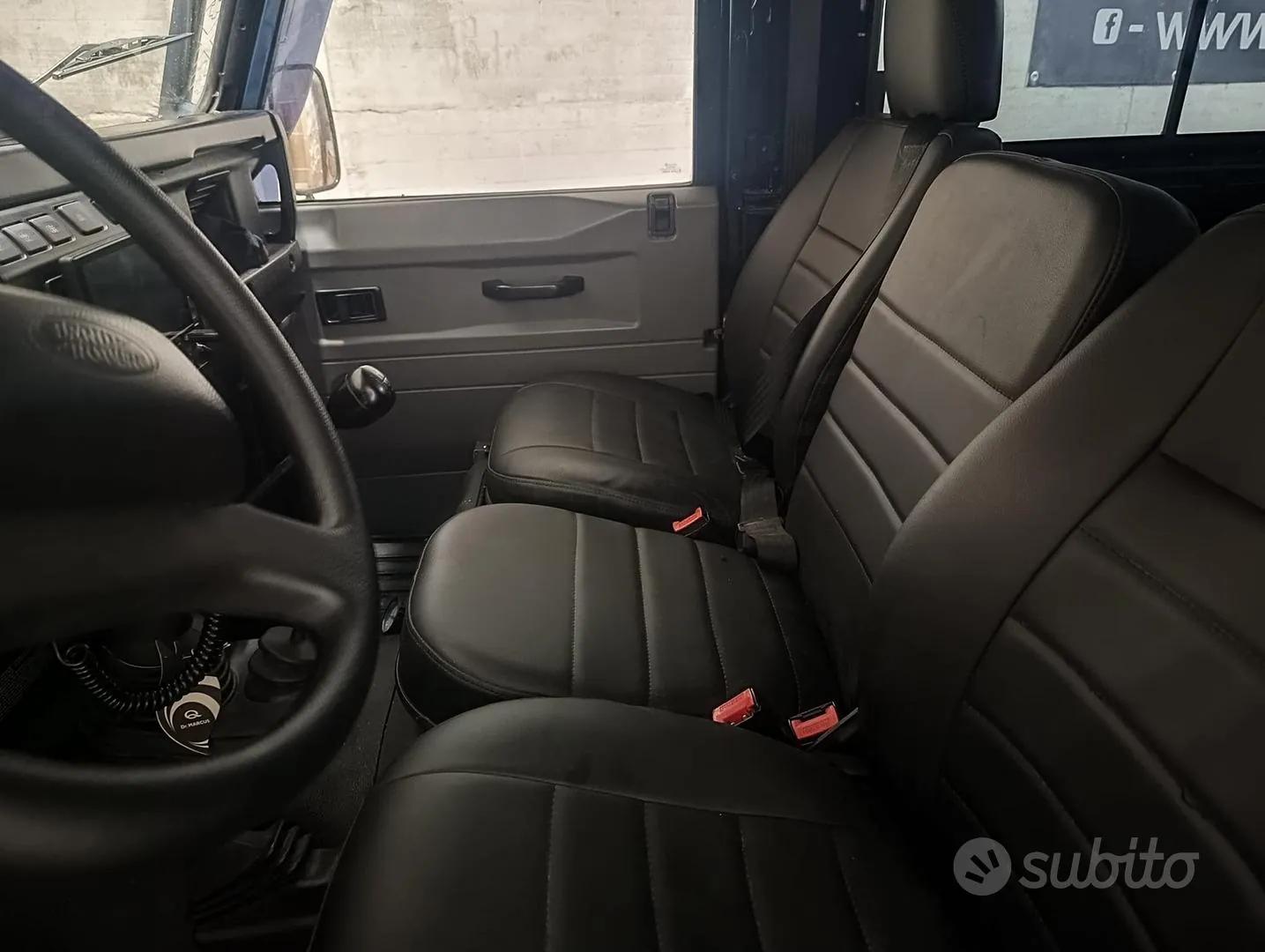 Land Rover Defender 2003 photo 4