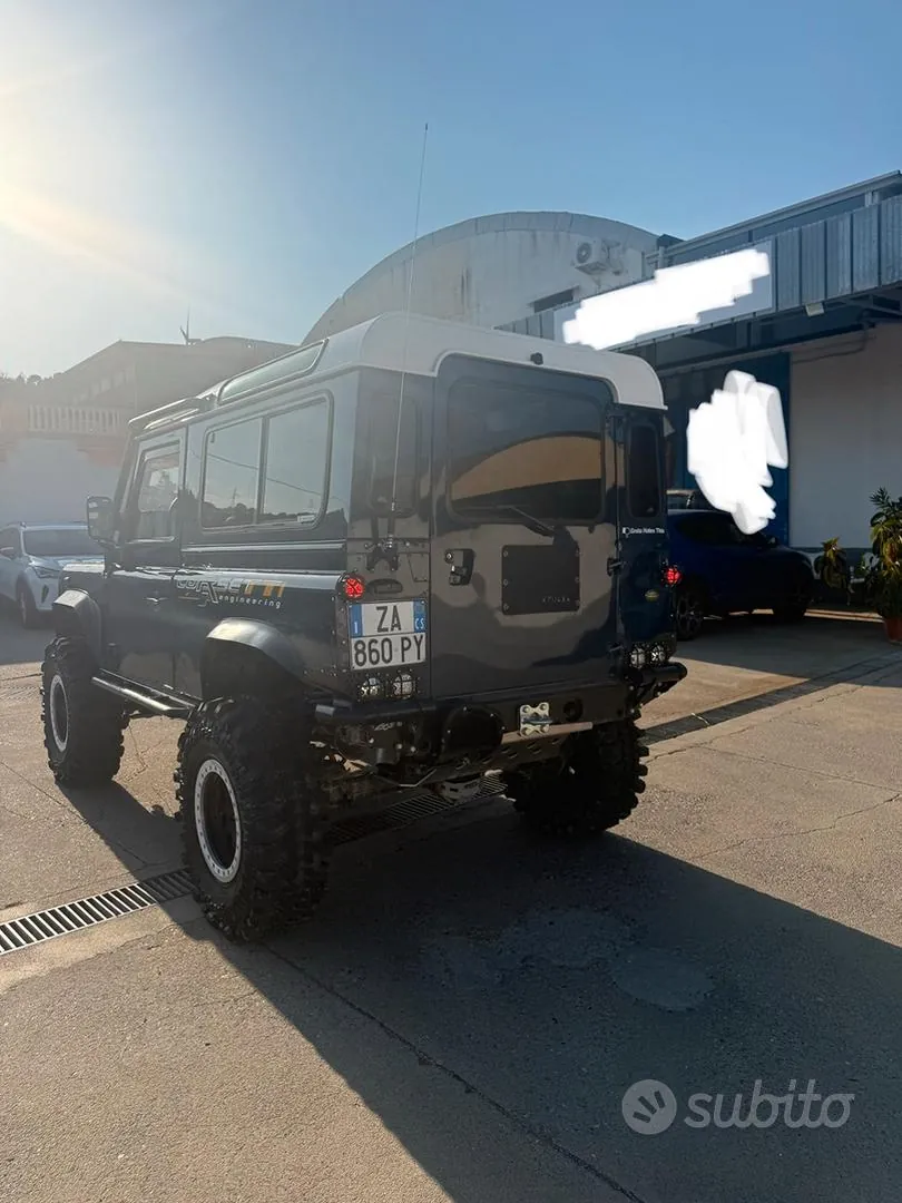 Land Rover Defender 2003 photo 2