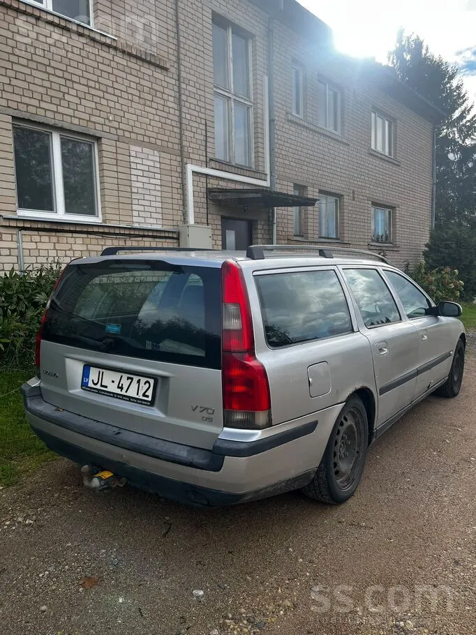 Volvo V70 2001 photo 2