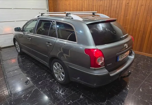 Toyota Avensis 2009 photo 4