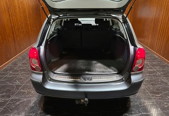 Toyota Avensis 2009 photo 5