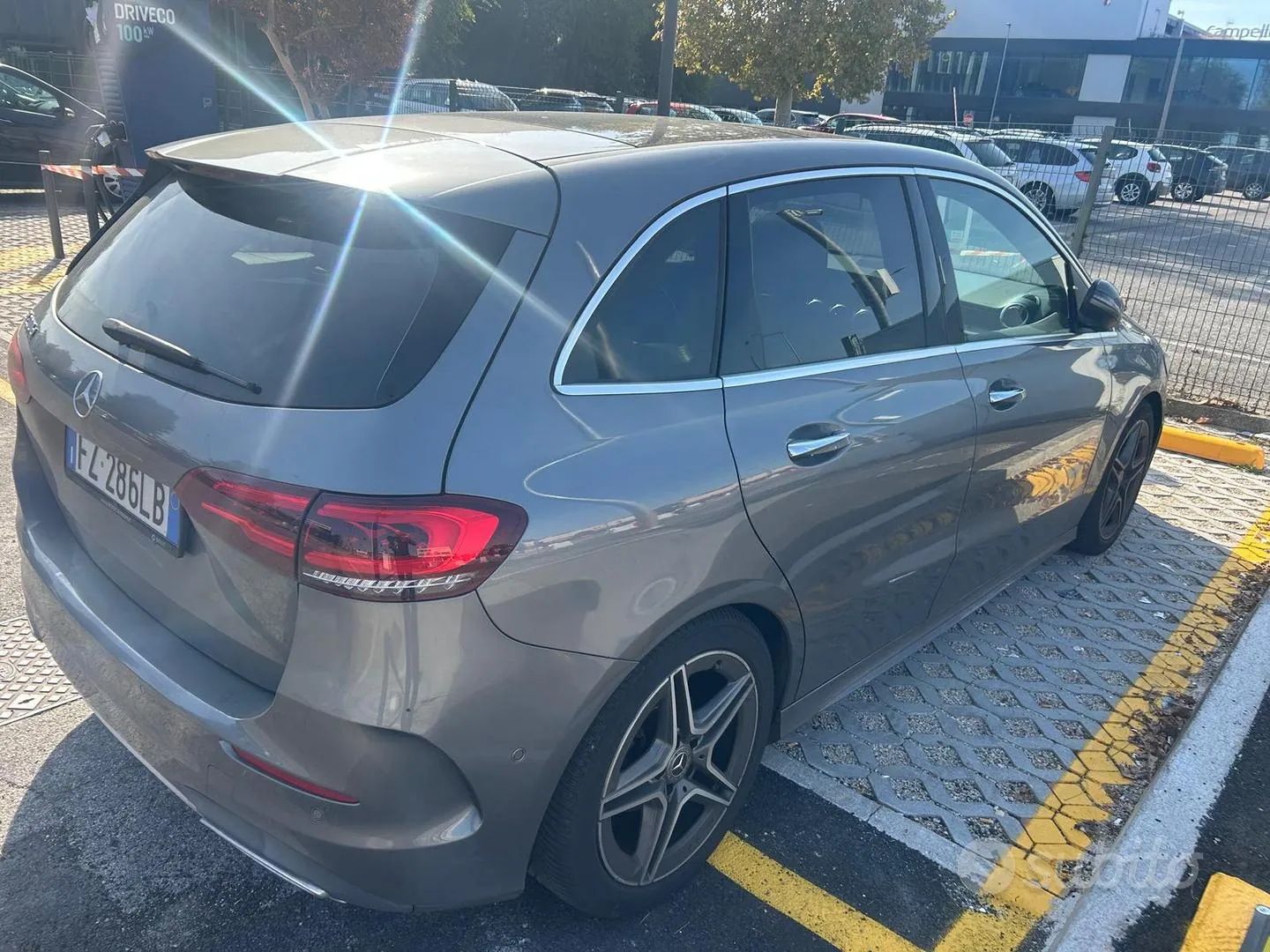 Mercedes-Benz B 200D