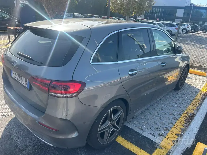 Mercedes-Benz B 200D