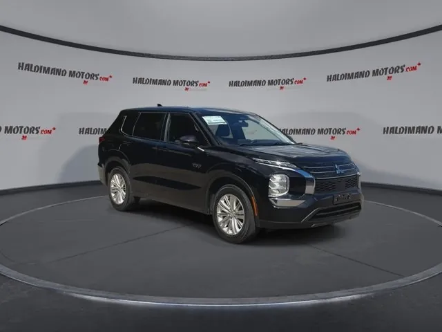 Mitsubishi Outlander 2023 photo 2
