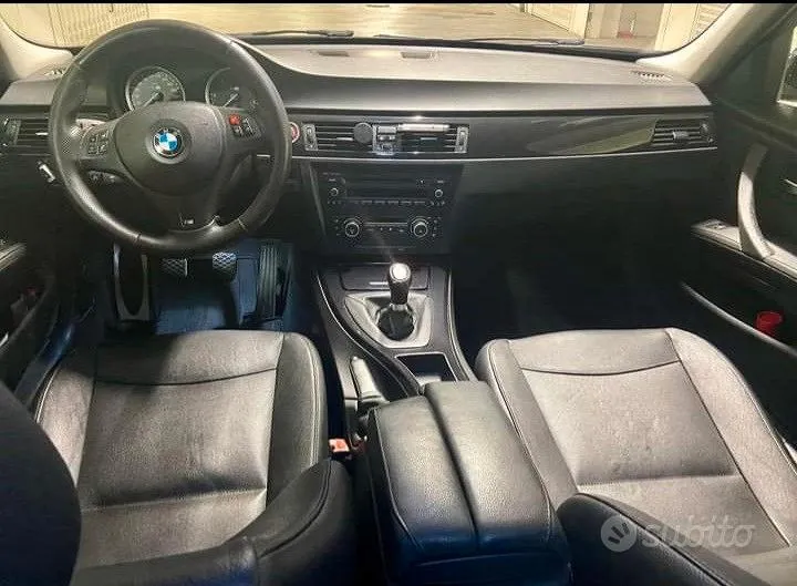 BMW 3 Series 2011 photo 4