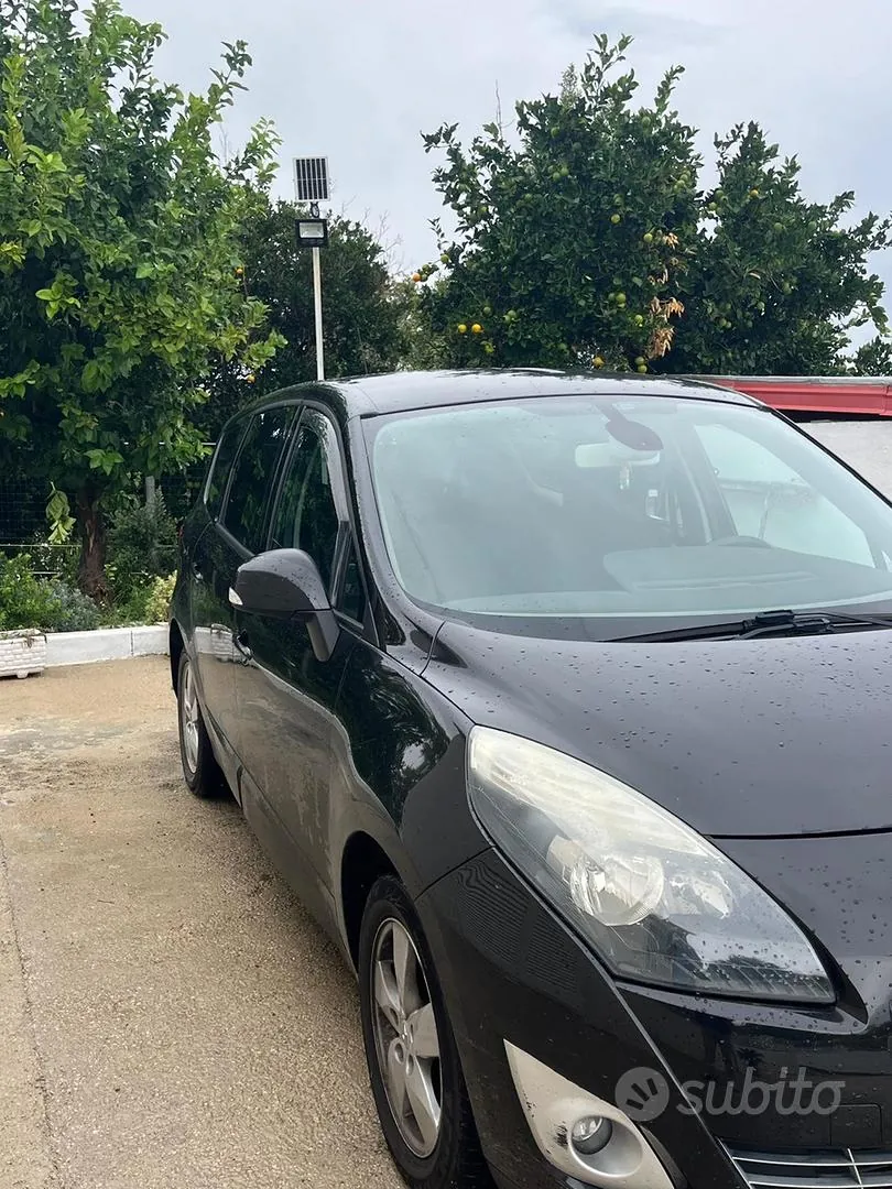 Renault Scenic 2010 photo 4