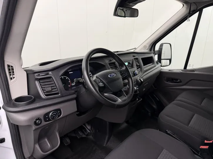 Ford Transit 2024 photo 3