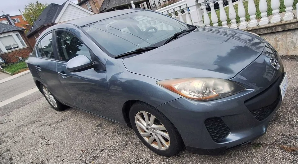 Mazda Mazda3 2012 photo 3