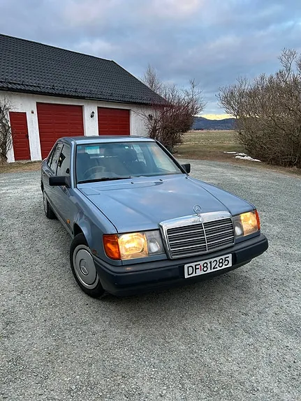 Mercedes-Benz 230 E