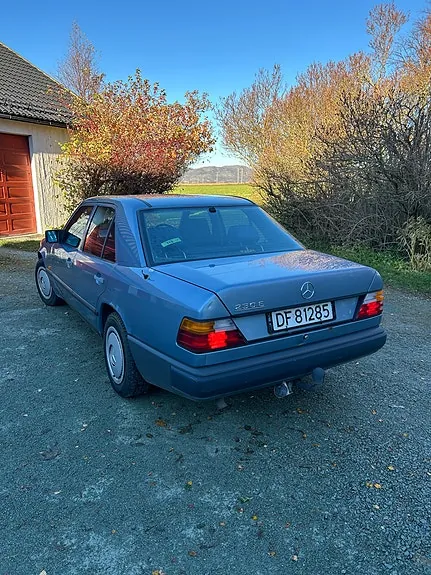 Mercedes-Benz 230 E 1988 photo 2